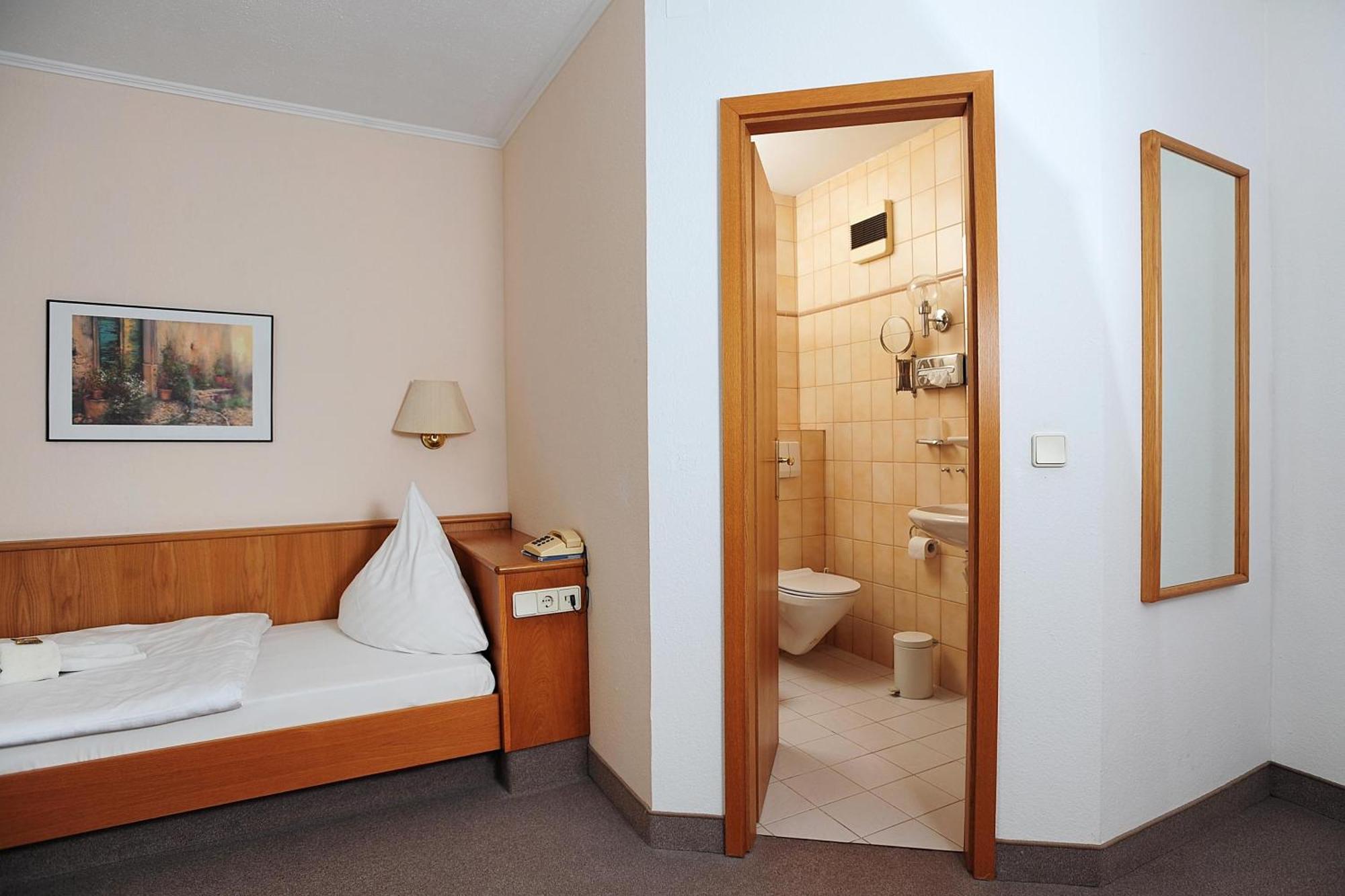 Landhotel Plauen - Gasthof Zwoschwitz Bagian luar foto