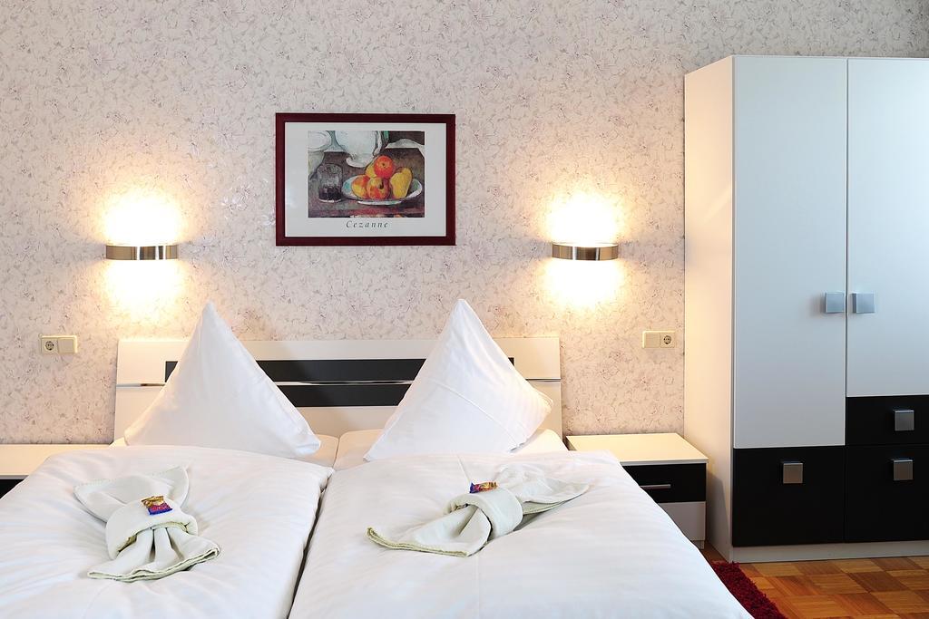 Landhotel Plauen - Gasthof Zwoschwitz Bagian luar foto
